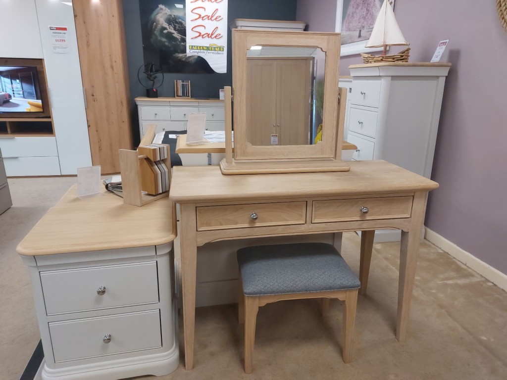 Mirrored dressing table sale on sale